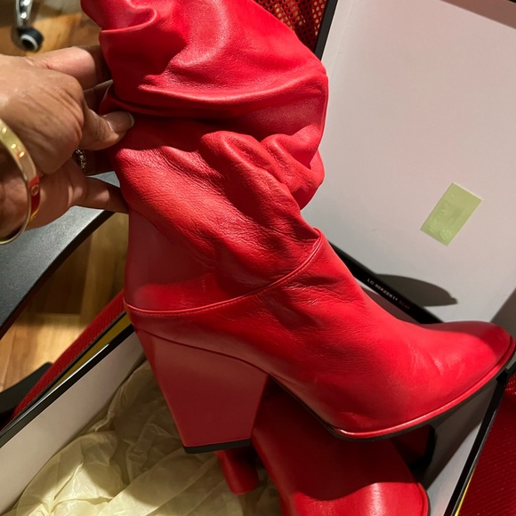 Stuart Weitzman
Stuart Weitzman Red Leather Slouch Block Heel Ankle - Picture 5 of 6